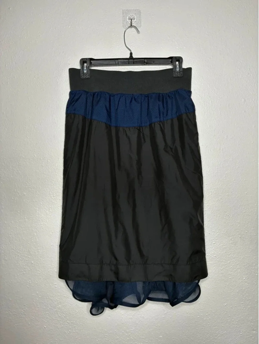 Nike Women's Tech Wear Utility Layered Mesh Snap Skirt Size S Black/Navy